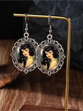 Vintage-Style Silver Portrait Drop Earrings in Black and Green
